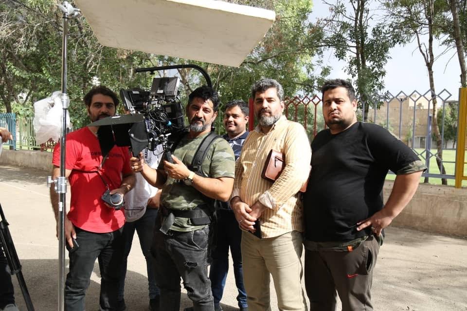 علیرضا آغاز تهیه‌کننده و روح اله حسینی تهیه‌کننده در پشت صحنه فیلم سرود پرواز