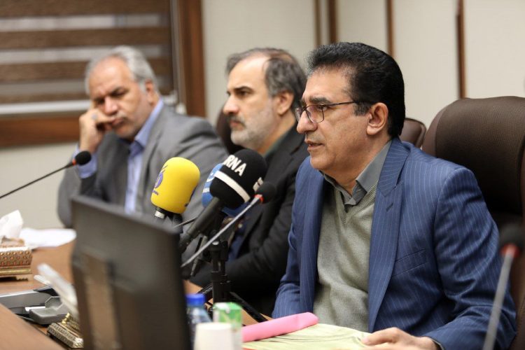 قادر آشنا+جایزه پژوهش سینمای ایران