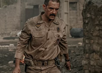 امیرحسین آرمان در نمایی از آسمان غرب