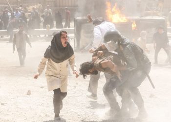 فیلم شب داخلی دیوار