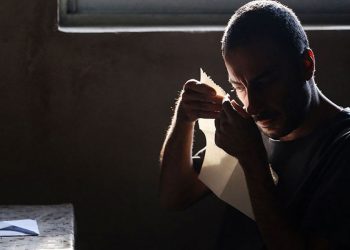 فیلم شب داخلی دیوار