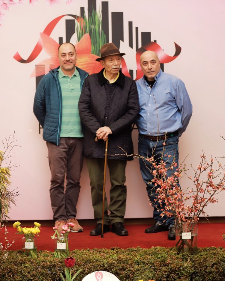 علی نصیریان و فرزندان در اکران فیلم "نوروز"