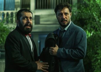 جواد عزتی برای اکران مردمی «تمساح خونی» به لوتوس مال می‌رود