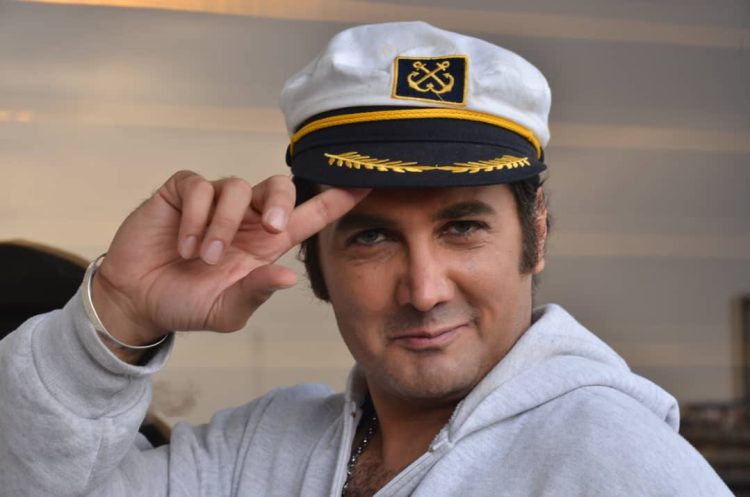 همزمان با زادروز زندهیاد سیروس گرجستانی/ استارت اکران آنلاین «منشی مخصوص من»+ رونمایی از پوستر