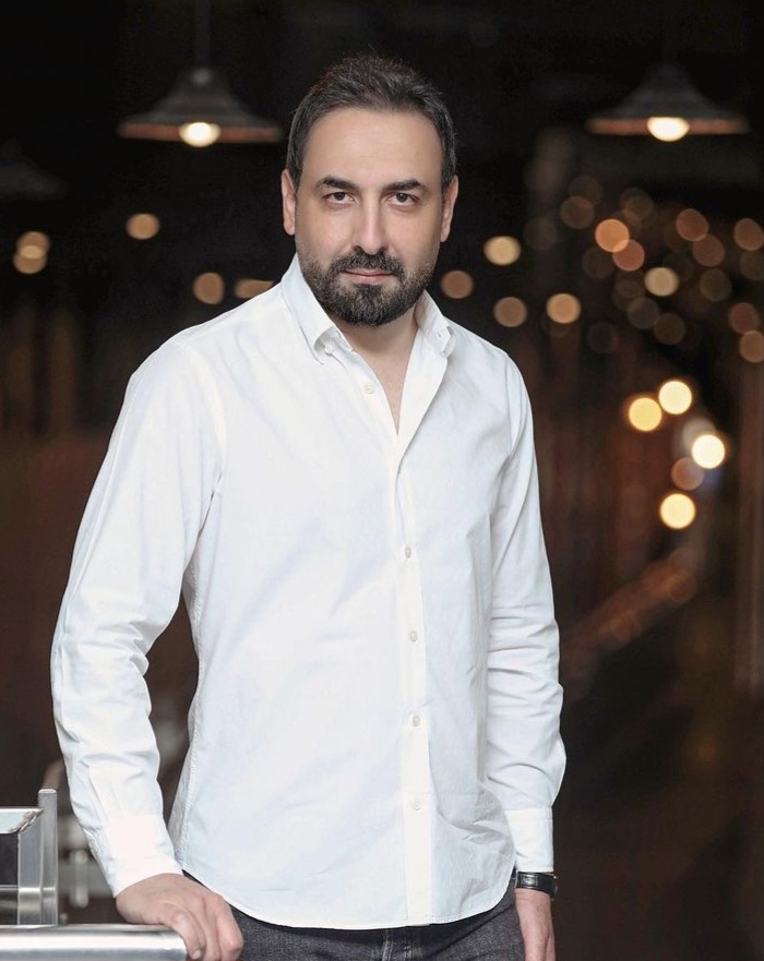 حمیدرضا اسحاقی پخشکننده فیلم