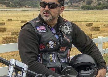 پویا خواننده