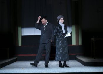 غلبه آوای بانوان بر کنسرت نمایش "کوچه عاشقی"+ویدیو