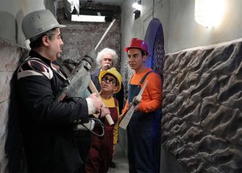 "لالایی"عموپورنگ با پیرمرد پرحاشیه می‌آید+عکس