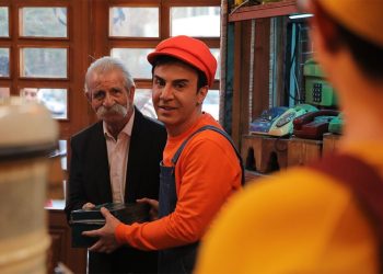 استقبال کودکان و خانواده ها از عموپورنگ و عوامل #لالایی در نیایش مال+ویدیو