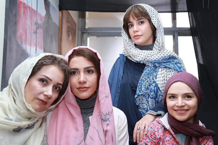 بیتا بیگی و بازیگران فیلم کاناپه