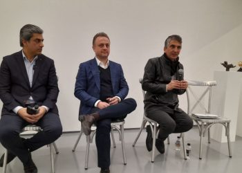 رفت و برگشت میان خلق اثر هنری و دیزاین