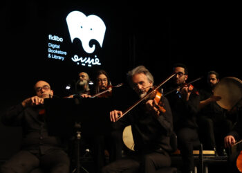 موسیقی کردستان شادی را بین مردم آورد/ آتش زنده کامکارها در شب زمستانی تهران