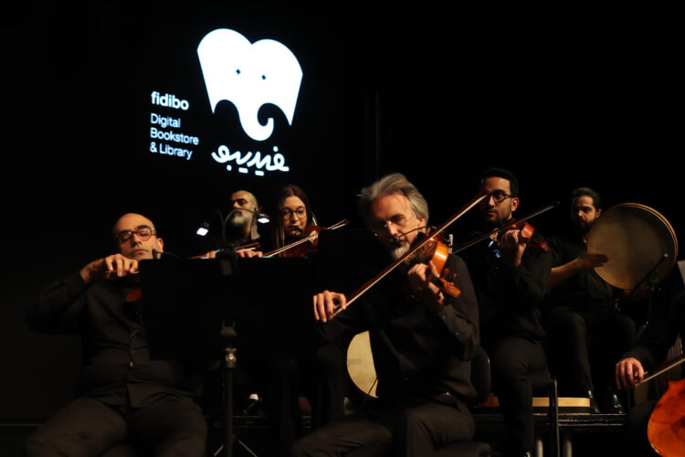 موسیقی کردستان شادی را بین مردم آورد/ آتش زنده کامکارها در شب زمستانی تهران