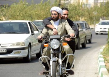 ثبت قرارداد اکران یک کمدی بامزه/ «سلام علیکم حاج آقا» از ۱۷ اردیبهشت ماه روی پرده می‌رود  