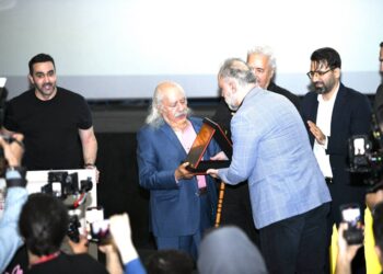 تقدیر از بهزاد فراهانی در اکران مردمی فیلم سینمایی «سلام علیکم حاج آقا»