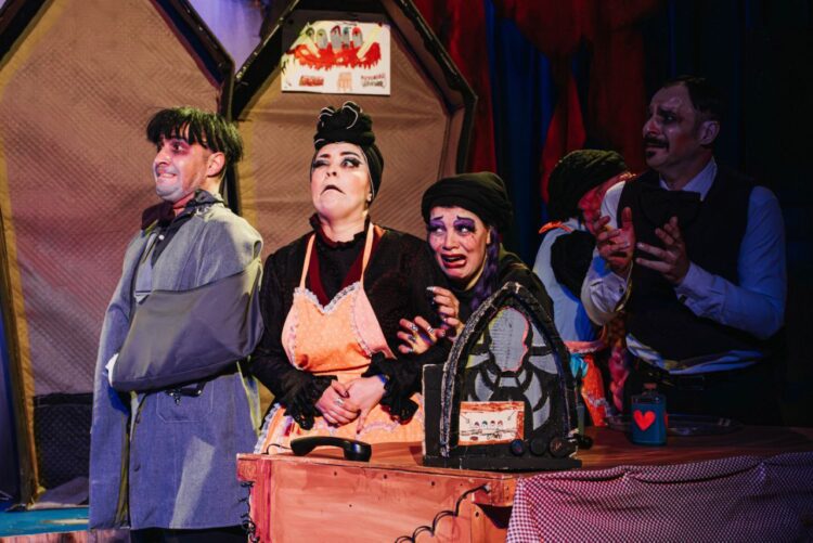 اجرای نمایش «مغازه خودکشی» تمدید شد