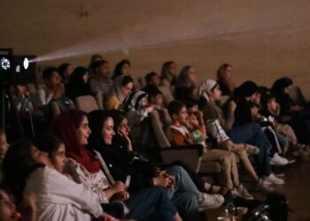 سینما سیار انجمن سینمای جوانان ایران، پیام‌آور شادی و امید برای کودکان در روزهای مقاومت