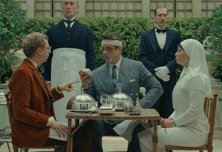 ماجرای «نقشه فنیقی» با دوبله اختصاصی در نمایش خانگی 