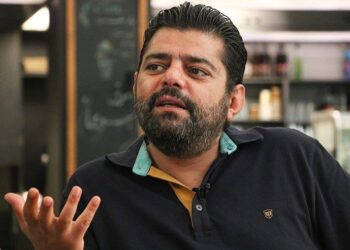 شاهد احمدلو