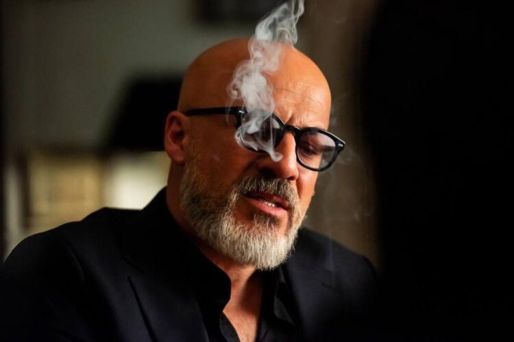 رذل مفتخر با بازی امیر آقایی!/دوئل بر سر زنِ کینتوز در سریال “بدنام”