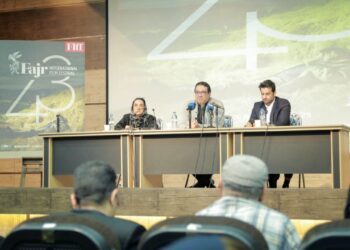 دیدار اصحاب رسانه شیراز با دبیر جشنواره جهانی فیلم فجر/شیراز امکانات کامل را برای میزبانی از جشنواره داراست