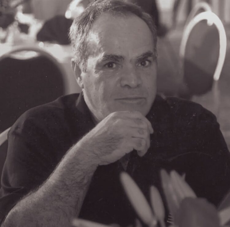 مرگ مرتضی فرزانه پردرآمدترین عکاس-خبرنگار دوران طلایی مطبوعات/مضروب با پنجه بوکس به‌خاطر آذر شیوا!