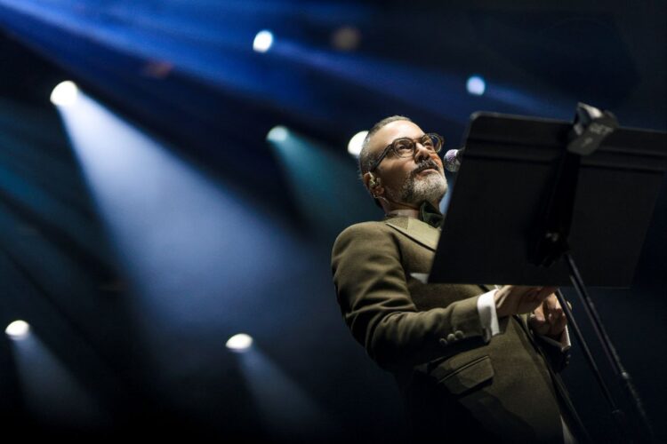 شبی برای «ایرانم» در دبی/کنسرت «ایرانم» علیرضا قربانی در دبی روی صحنه رفت‌‌ 