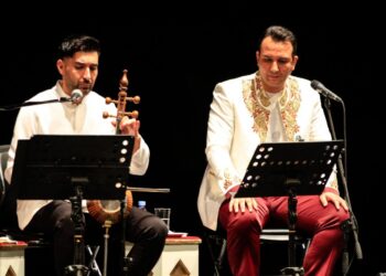 برگزاری کنسرت گروه قمر با صدای مصطفی جلالیپور در تالار وحدت