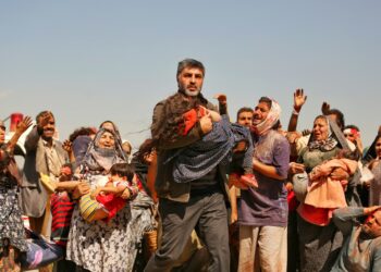 قصه بم روی پرده سینما می‌رود/ حامد زمانی برای فیلم «احمد» خواند