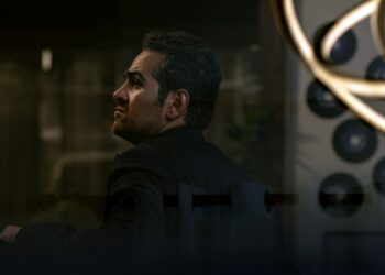 سریال «مو به مو»؛ گستاخی لذیذ، نیمرخ پرویز و کاروبار ایرج میرزا!