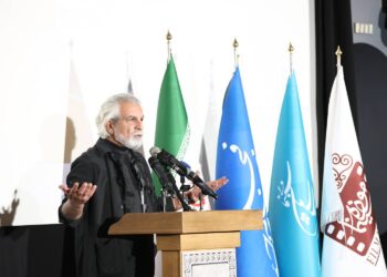 مسئولیتگریزی هیات انتخاب پارسال، این وضع را رقم زد+خطر حذف دو فیلم اصلی از جشنواره فیلم فجر۴۴!+وعدهی نمایش «برمودا» و ارائه «اینترنت موثر» به خبرنگاران!