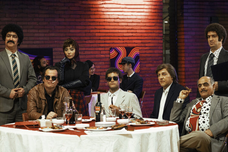 درباره‌‌ی فیلم “طهران۵۷”(ساخته‌ی ایمان یزدی): کلاهبرداری ترامپ در کاباره‌ی شماعی‌زاده!؟    