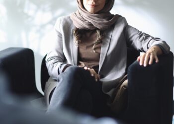 اولین تصاویر از فیلم پربازیگر «استخر»؛ صدرنشین فروش جشنوارهی فیلم فجر۴۴/از سیمای نسکافهای سحر دولتشاهی تا گریم متفاوت امین حیایی و کاهش وزن مهران مدیری+۷ عکس اختصاصی