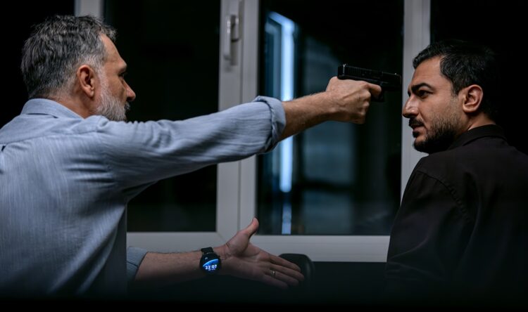 درباره‌ی فیلم «قمارباز»(ساخته محسن بهاری): بانک سپه و هکر تک‌بُعدی!/کوروش لایق سیمرغ!