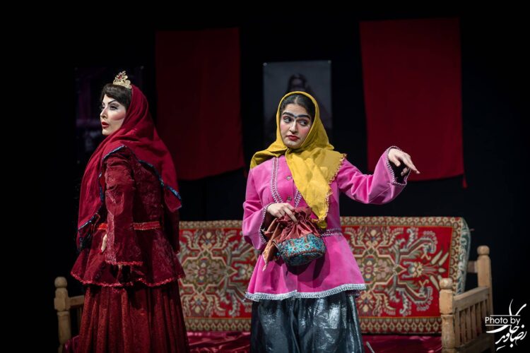 تابوشکنی زنانه در “فراموشخانه”/در گفتگو با آیلار نوشهری بازیگر نمایش مطرح شد  