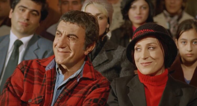 چرا «صد سال به این سالها» در سینماها اکران نشد؟/ماجرای سانسور یک ربع از فیلم چیست؟