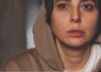 رونمایی از نخستین تصویر رعنا آزادی ور در «فیل»/روایتی متفاوت از اوتیسم